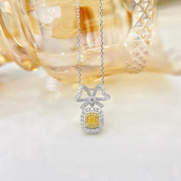 Stunning Yellow Sapphire Pendant