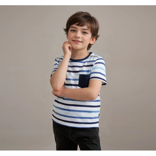 T-shirt in soft H&M cotton jersey. Model with buttoning on one shoulder. 4-12M