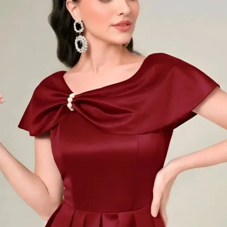 SHEIN Modely Asymmetrical Neck Fold Pleated Dress